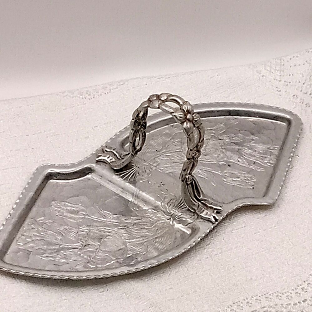 Hammered Aluminum Divided Tulip Pattern Tray Floral Handle Rodney Kent 462